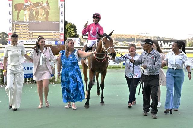 Calantha wins easy after a rest